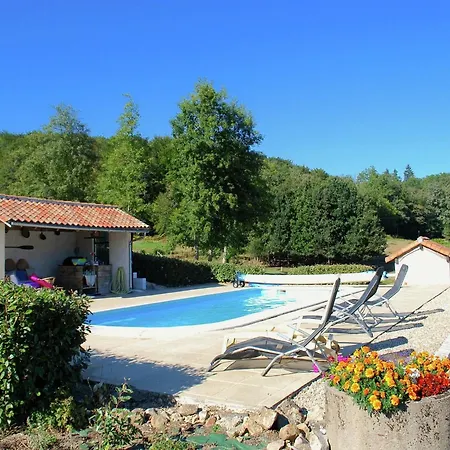Casa de Férias Cozy In Roussines, Dordogne *