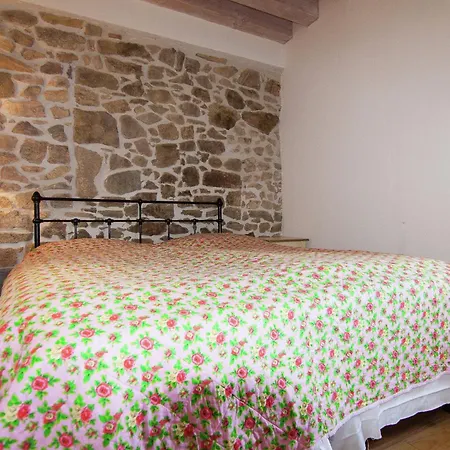 Cozy In Roussines, Dordogne Nyaraló
