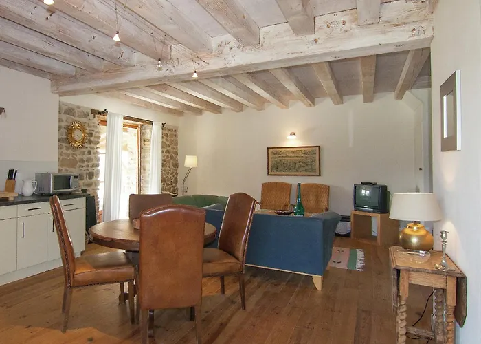 Сasa de vacaciones Cozy In Roussines, Dordogne *